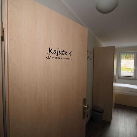 Kutterfisch Kajueten Direkt Im Stadthafen Sassnitz Exterior foto