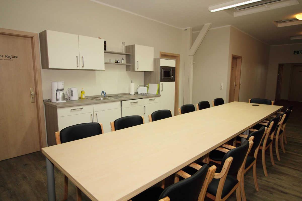 Kutterfisch Kajueten Direkt Im Stadthafen Sassnitz Exterior foto